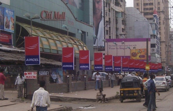 regular-ooh-pole-kiosks3